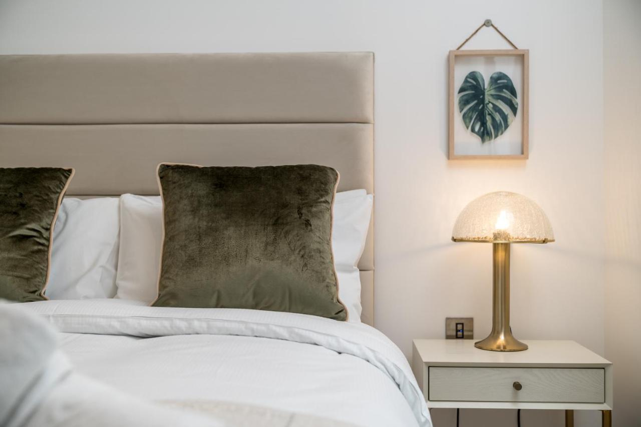 Luxurious Spacious 2Bed Suites Skyline River Views By Canary Wharf Лондон Екстериор снимка