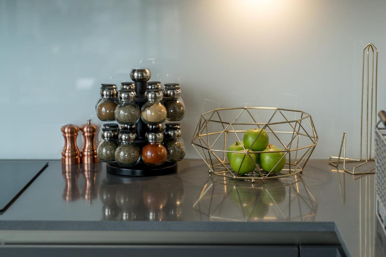 Luxurious Spacious 2Bed Suites Skyline River Views By Canary Wharf Лондон Екстериор снимка